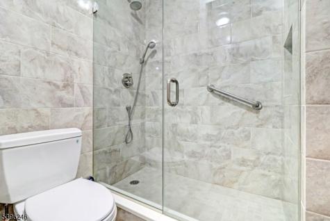 2 Claridge Drive 3lw Verona NJ 07044