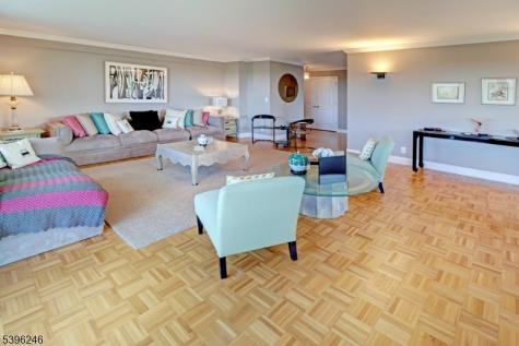 2 Claridge Drive 3lw Verona NJ 07044