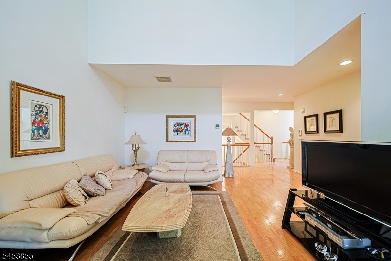 604 Turlington Court Livingston NJ 07039