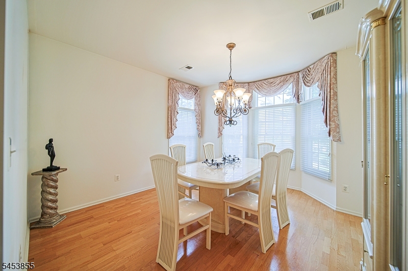 604 Turlington Court Livingston NJ 07039