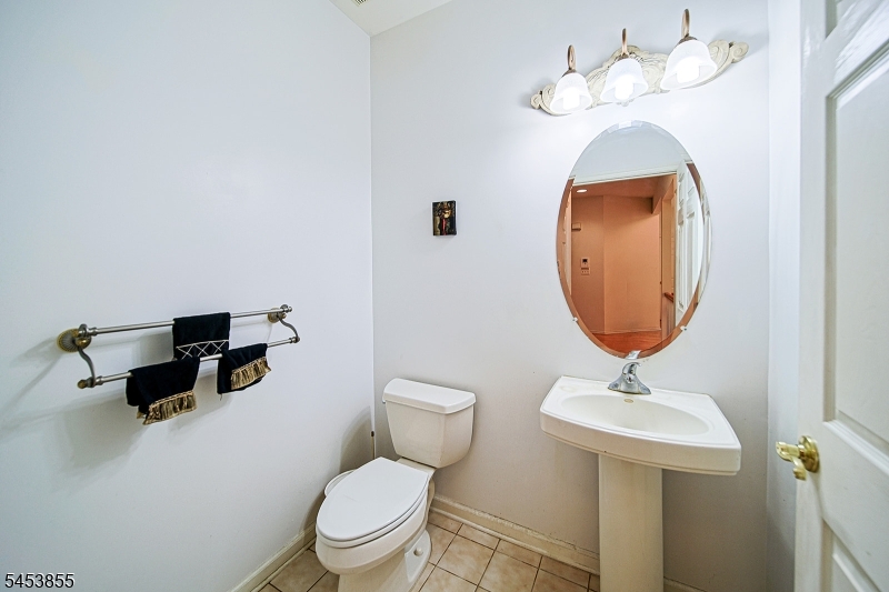 604 Turlington Court Livingston NJ 07039