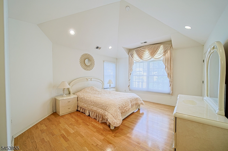 604 Turlington Court Livingston NJ 07039
