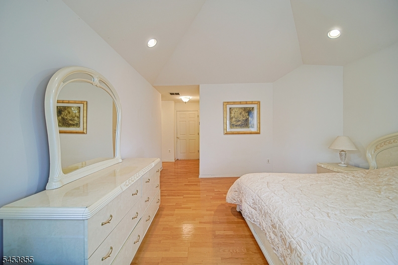 604 Turlington Court Livingston NJ 07039