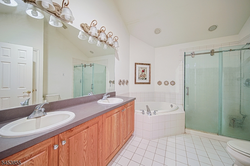 604 Turlington Court Livingston NJ 07039