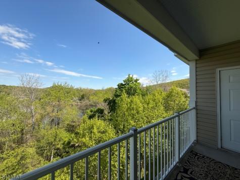 9411 Warrens Way Wanaque NJ 07465