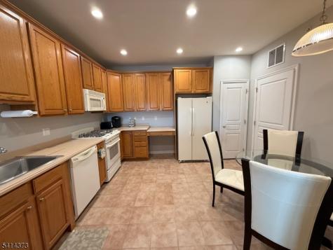 9411 Warrens Way Wanaque NJ 07465