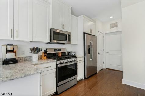 53 Veterans Way Morris Plains NJ 07950