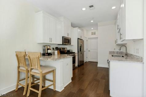 53 Veterans Way Morris Plains NJ 07950
