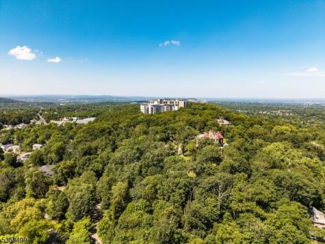 12 Kips Ridge Montclair NJ 07044