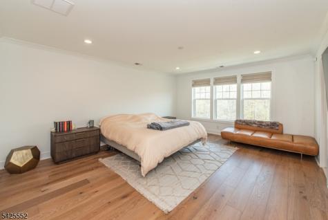 15 Cinnamon Drive Upper Saddle River NJ 07458