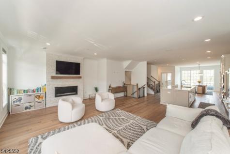 15 Cinnamon Drive Upper Saddle River NJ 07458