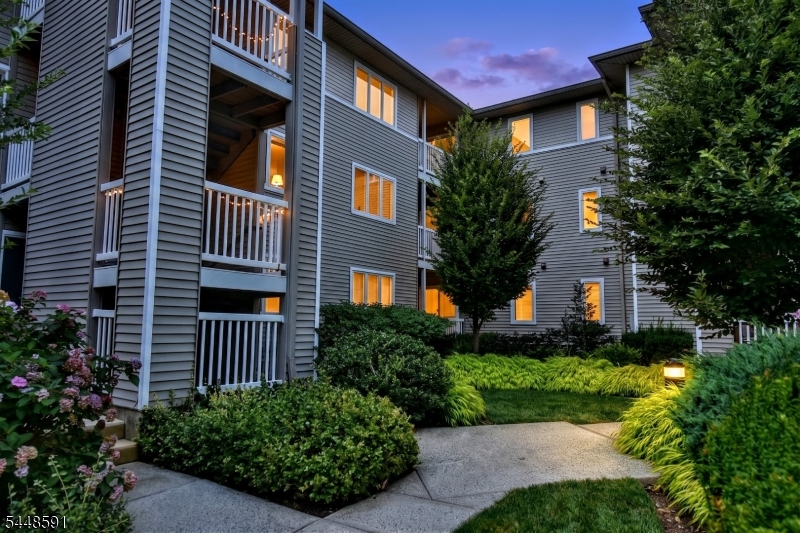 125 Orchard Park Allendale NJ 07401
