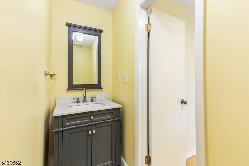 28 Raven Drive Morris NJ 07960
