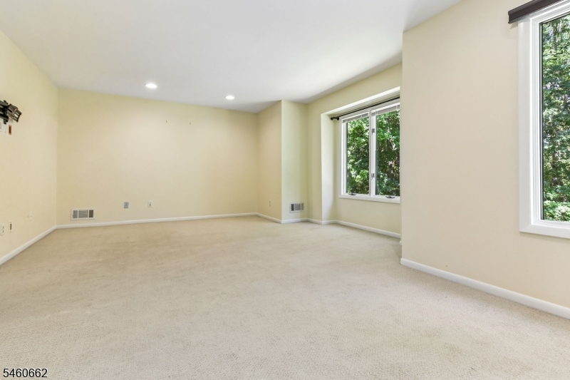 28 Raven Drive Morris NJ 07960