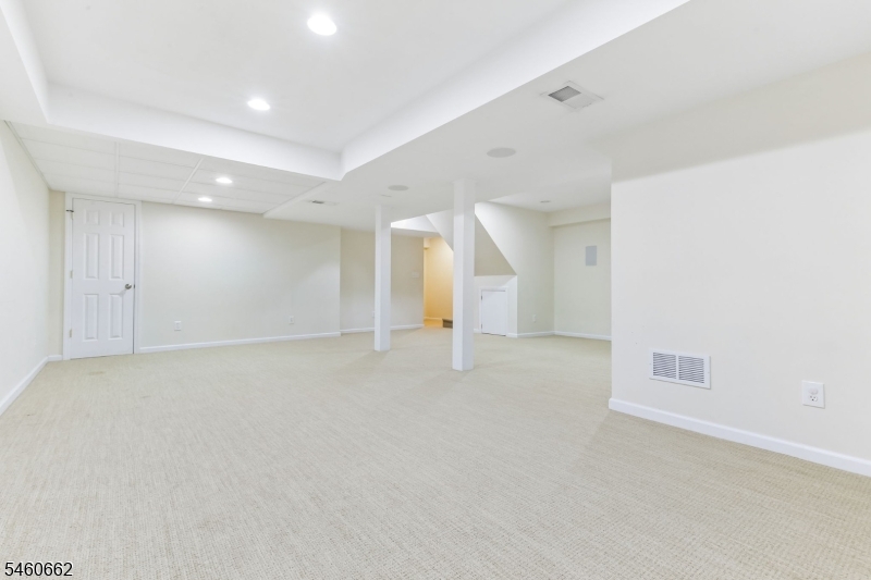 28 Raven Drive Morris NJ 07960