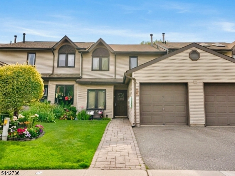 8 Plum Court Raritan NJ 08822