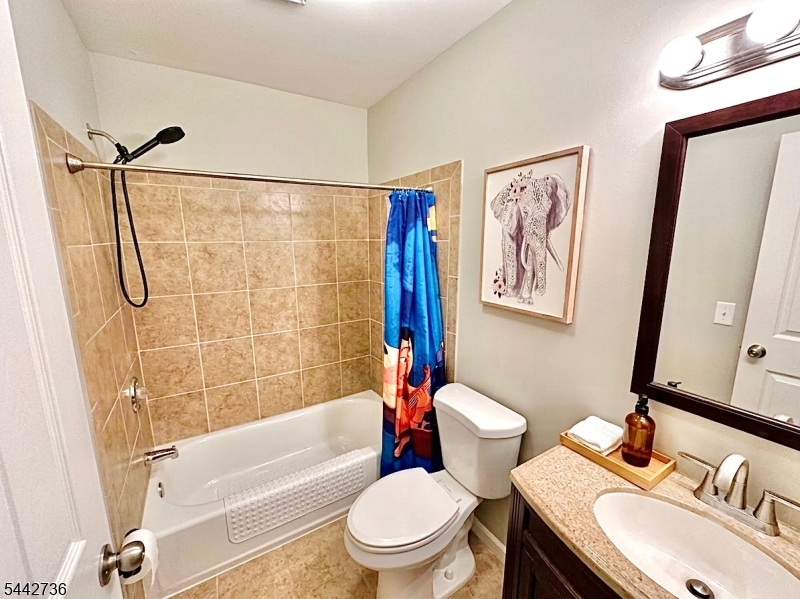 8 Plum Court Raritan NJ 08822