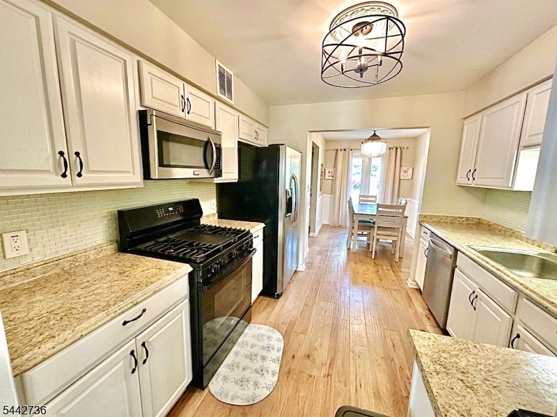 8 Plum Court Raritan NJ 08822