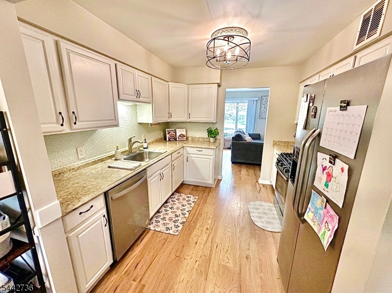 8 Plum Court Raritan NJ 08822