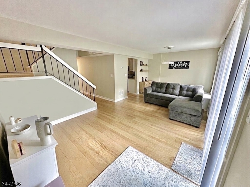 8 Plum Court Raritan NJ 08822