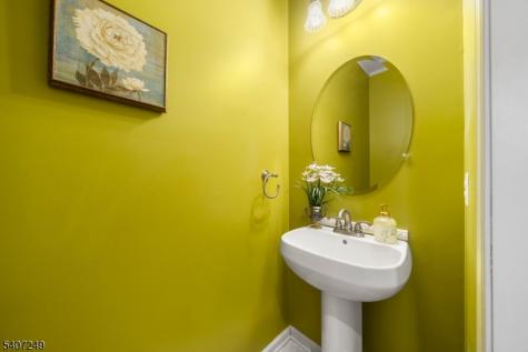 48 Bovensiepen Court Roseland NJ 07068