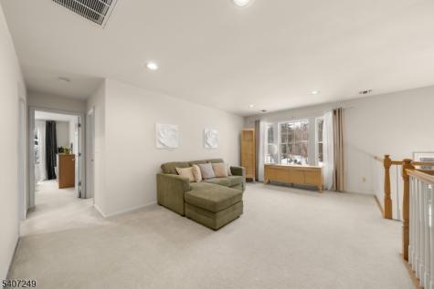 48 Bovensiepen Court Roseland NJ 07068