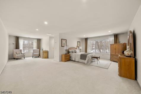 48 Bovensiepen Court Roseland NJ 07068