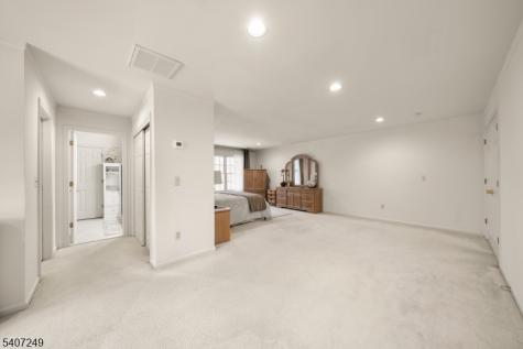 48 Bovensiepen Court Roseland NJ 07068