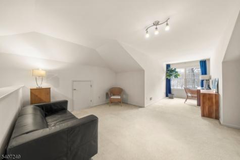 48 Bovensiepen Court Roseland NJ 07068