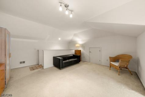 48 Bovensiepen Court Roseland NJ 07068
