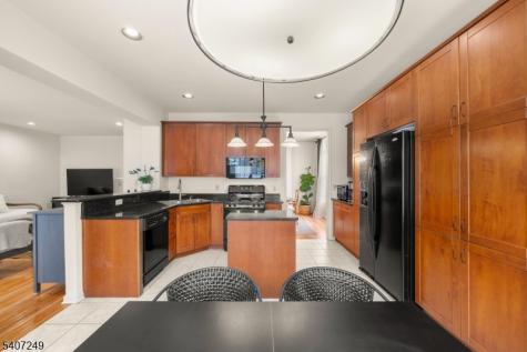 48 Bovensiepen Court Roseland NJ 07068