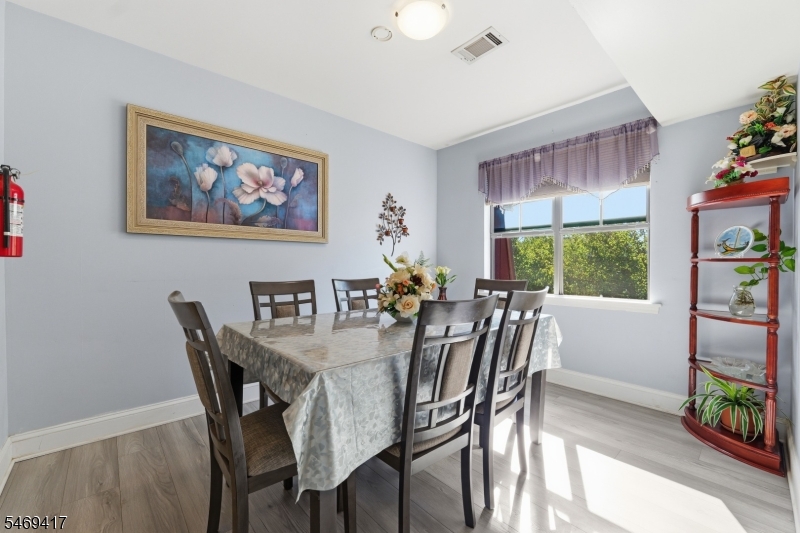 23 Powderhorn Court Woodbridge NJ 07095