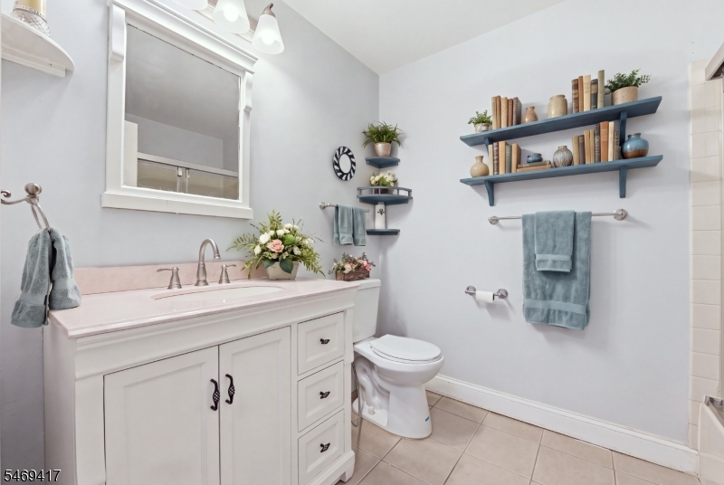 23 Powderhorn Court Woodbridge NJ 07095