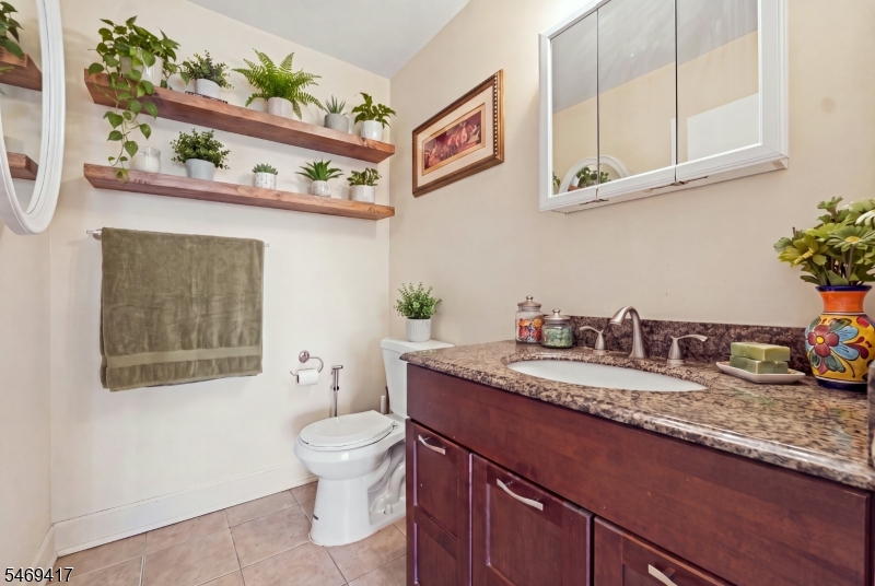 23 Powderhorn Court Woodbridge NJ 07095