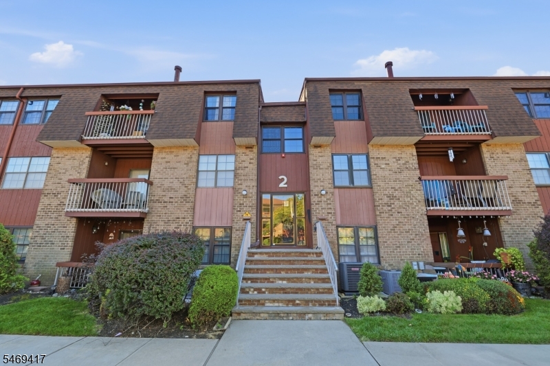 23 Powderhorn Court Woodbridge NJ 07095