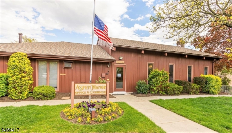 23 Powderhorn Court Woodbridge NJ 07095