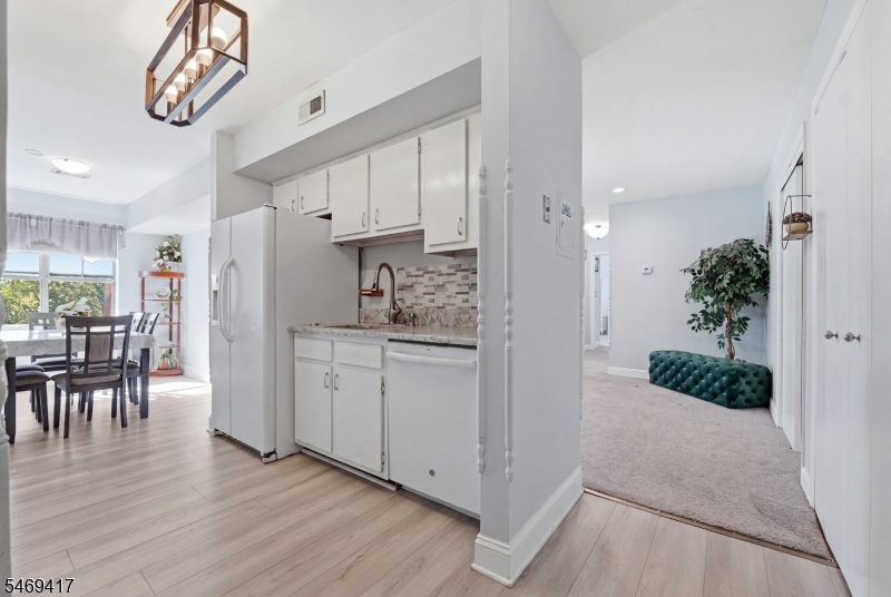 23 Powderhorn Court Woodbridge NJ 07095