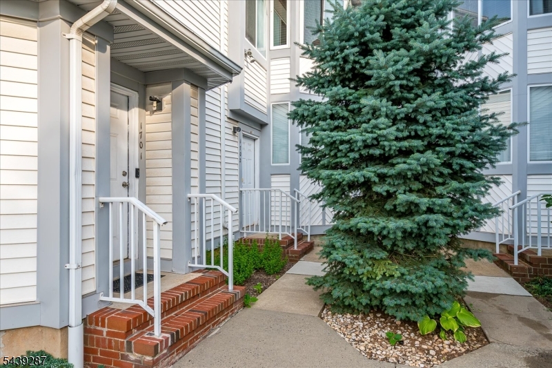 1702 Amanda Court Piscataway NJ 08854