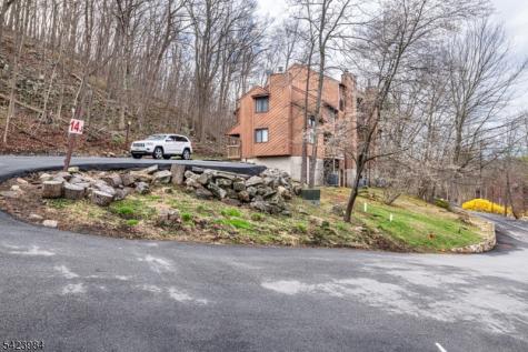 14 Village Way Unit 4 Vernon NJ 07462
