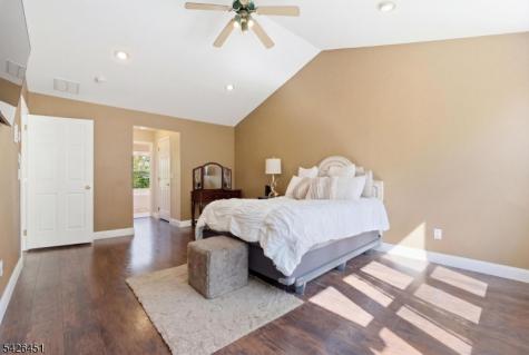 15 Aspen Court Hardyston NJ 07419