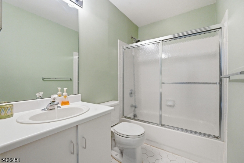 15 Aspen Court Hardyston NJ 07419