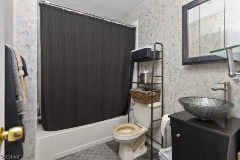 26 Larkspur Court Bedminster NJ 07921