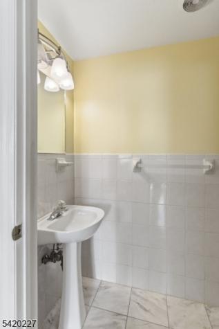 39 Bruen Street Newark NJ 07105