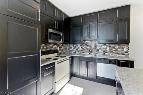 39 Bruen Street Newark NJ 07105