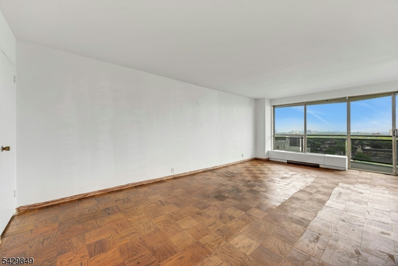 2077 Center Avenue Fort Lee NJ 07024
