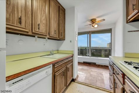 2077 Center Avenue Fort Lee NJ 07024