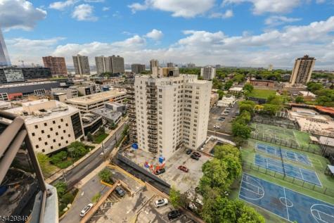 2077 Center Avenue Fort Lee NJ 07024