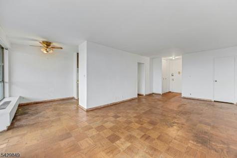 2077 Center Avenue Fort Lee NJ 07024