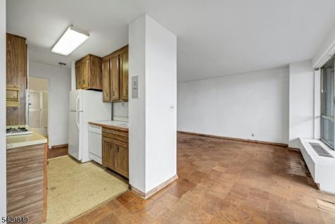 2077 Center Avenue Fort Lee NJ 07024