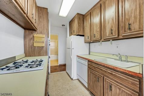 2077 Center Avenue Fort Lee NJ 07024